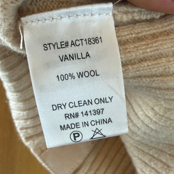 Astr The Label Women's Peri Wool Cable Knit Cardigan Size Medium - Picture 8 of 12